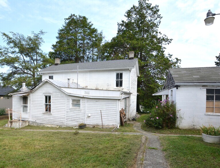 More Photos Of 709 E Jackson Ave, Vinton Specialty For Sale