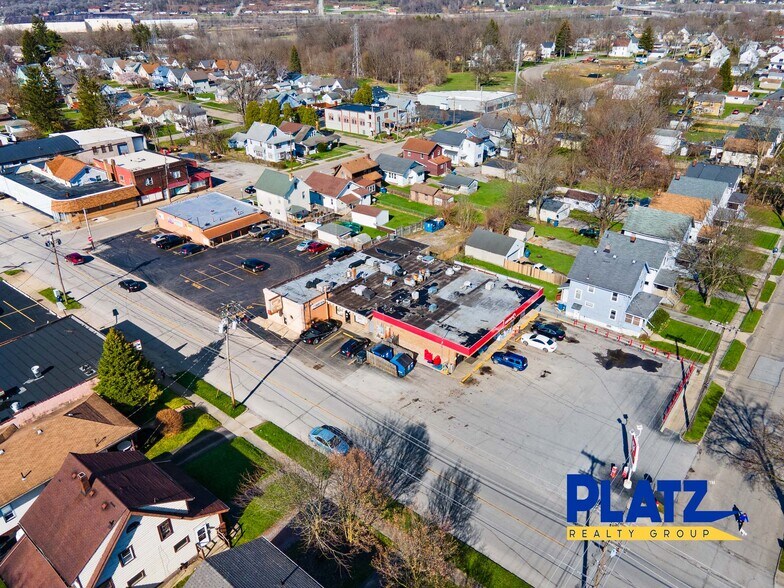More Photos Of 311 Maplewood Ave, Struthers Storefront For Sale