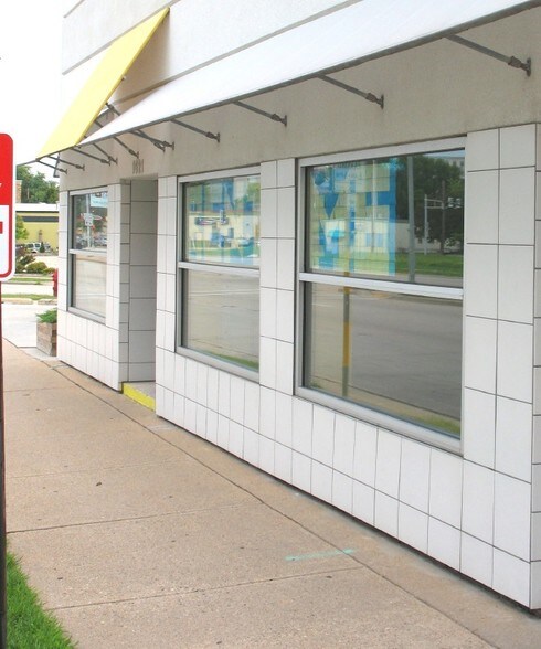 More Photos Of 1021 S Park St, Madison Storefront Retail Office For Lease
