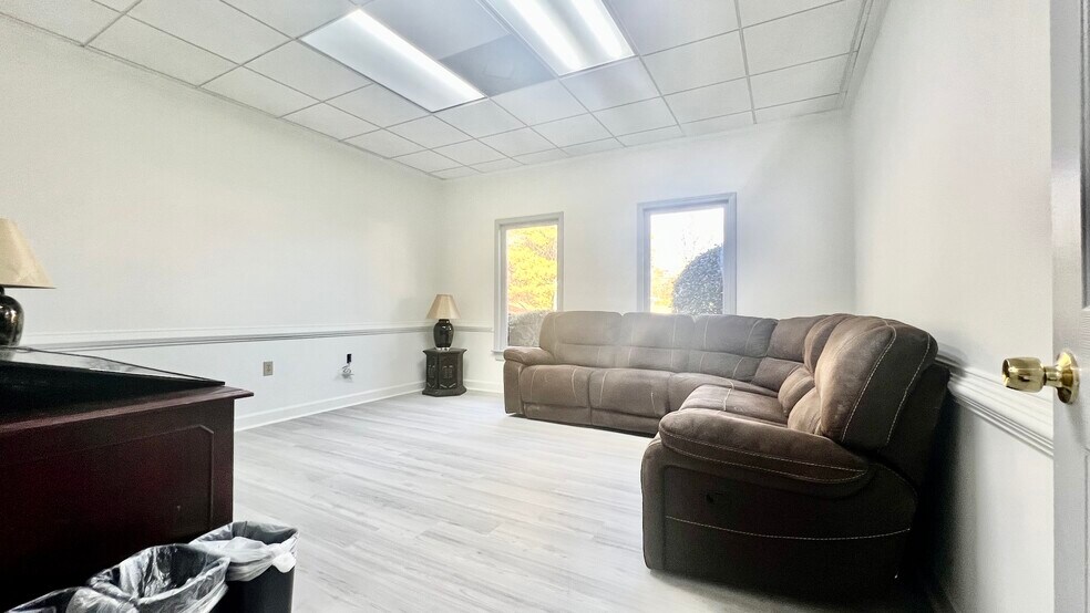 More Photos Of 13784 Highway 9 N, Milton Loft Creative Space For Lease
