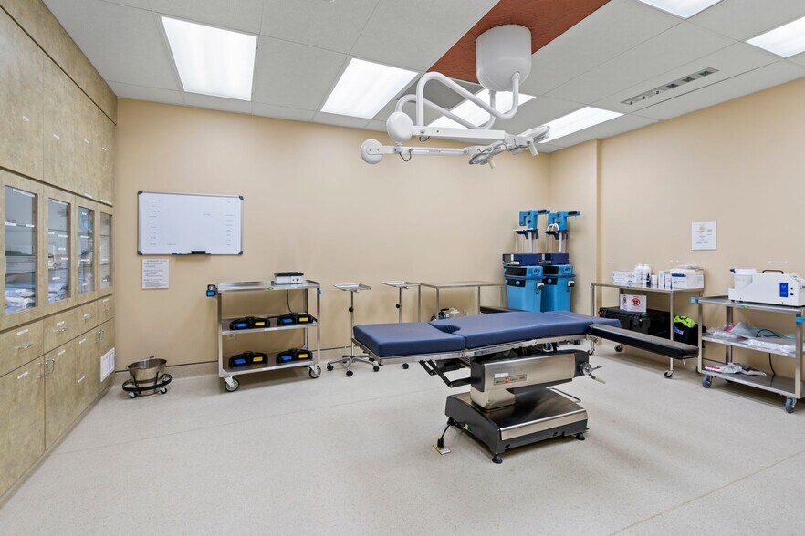 More Photos Of 29 Green St, Huntington Medical For Sale