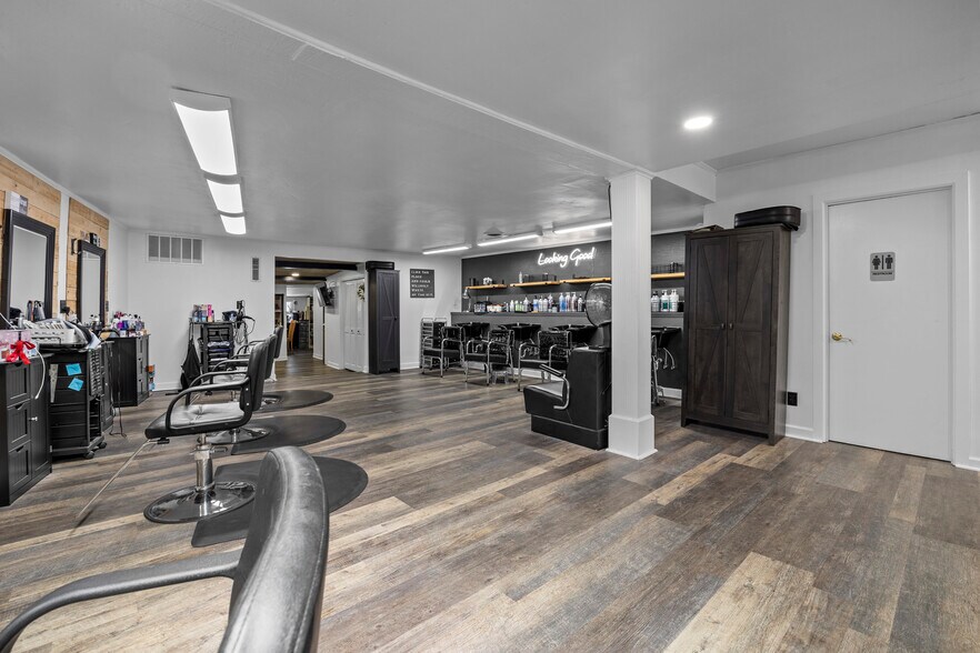 More Photos Of 1612 Milan Rd, Sandusky Freestanding For Sale