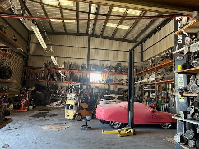More Photos Of 8751 Bradley Ave, Sun Valley Warehouse For Lease