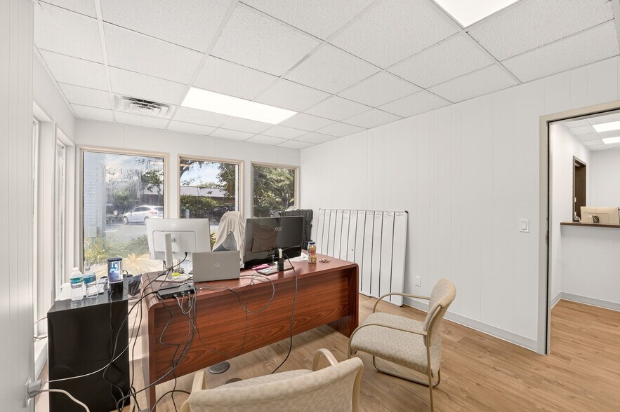 More Photos Of 6717 NW 11th Pl, Gainesville Medical For Lease