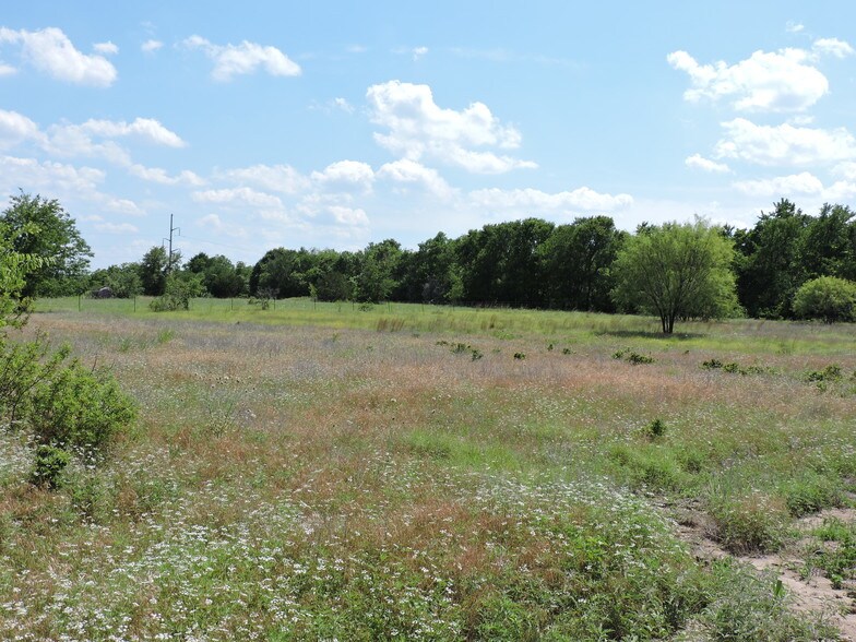 More Photos Of 406 Center Point Rd, Weatherford Land For Sale
