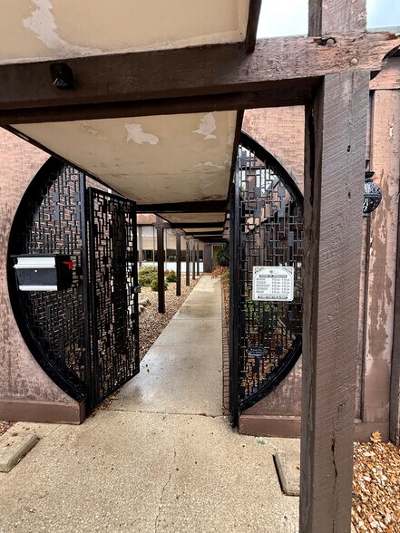 More Photos Of 6 Westbury Dr, Saint Charles Office For Lease