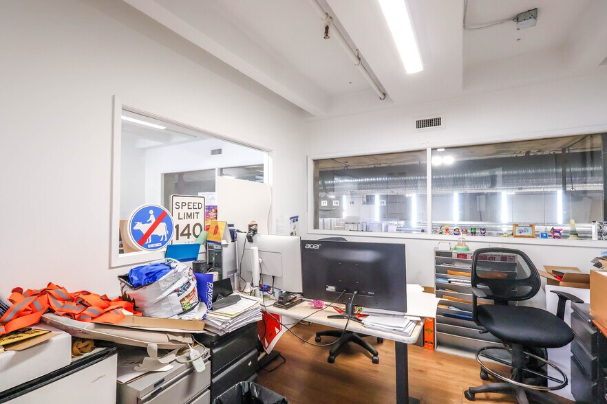 More Photos Of 125 W 71st Ave, Vancouver Warehouse For Sale