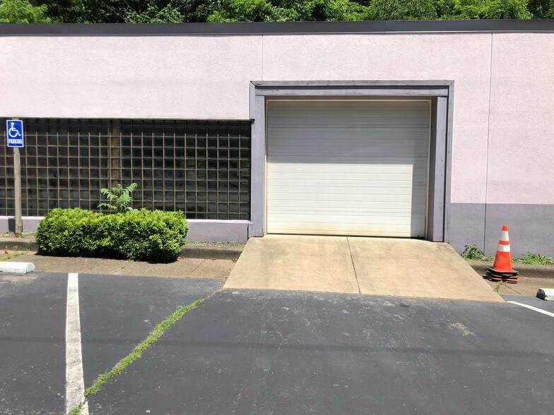 More Photos Of 1038 William Flynn Hwy, Glenshaw Office For Lease