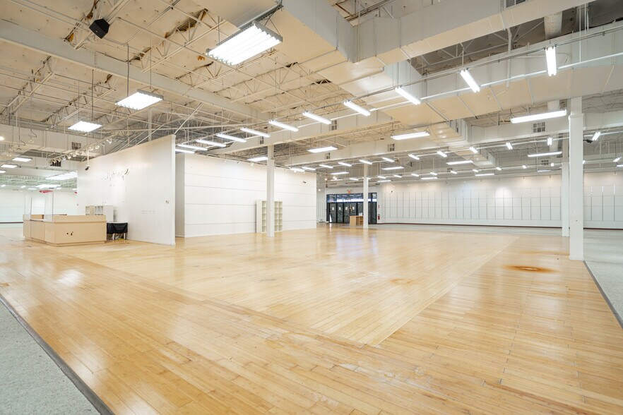 More Photos Of 3540 McCann Rd, Longview Storefront For Sale