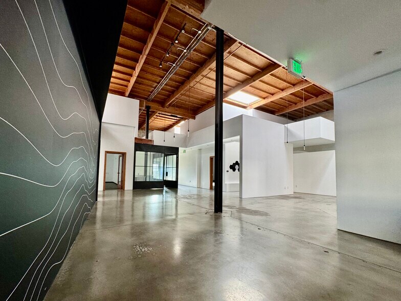 More Photos Of 1648 10th St, Santa Monica Loft Creative Space For Sale