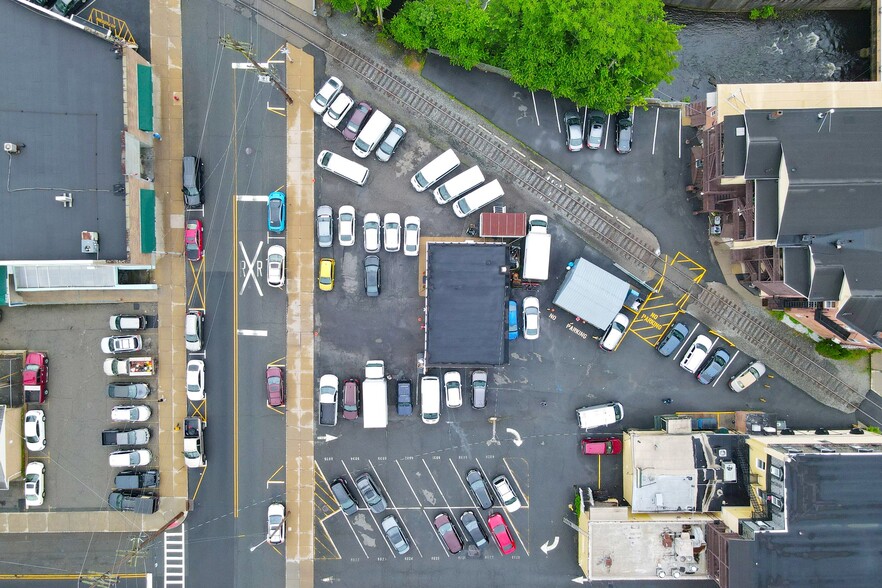 More Photos Of 33 N Morris St, Dover Auto Repair For Sale