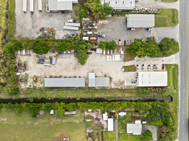 More Photos Of 16050 Orange Ave, Fort Pierce Warehouse For Sale