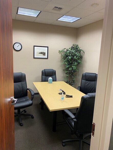 More Photos Of 7111 N Fresno St, Fresno Office For Lease
