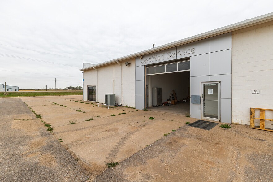 More Photos Of 890 N State Road 14, Harper Auto Dealership For Sale