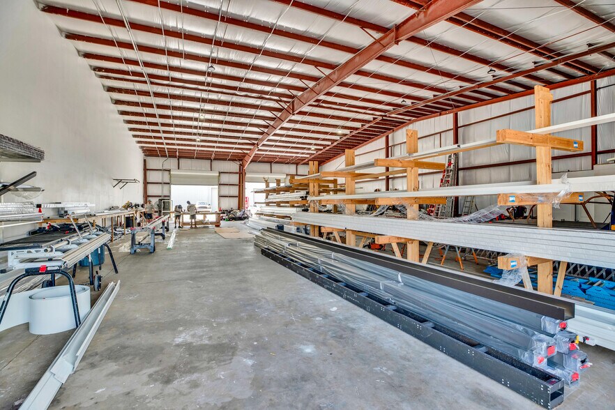 More Photos Of 300 Industrial Park Blvd, Sebastian Unknown For Lease