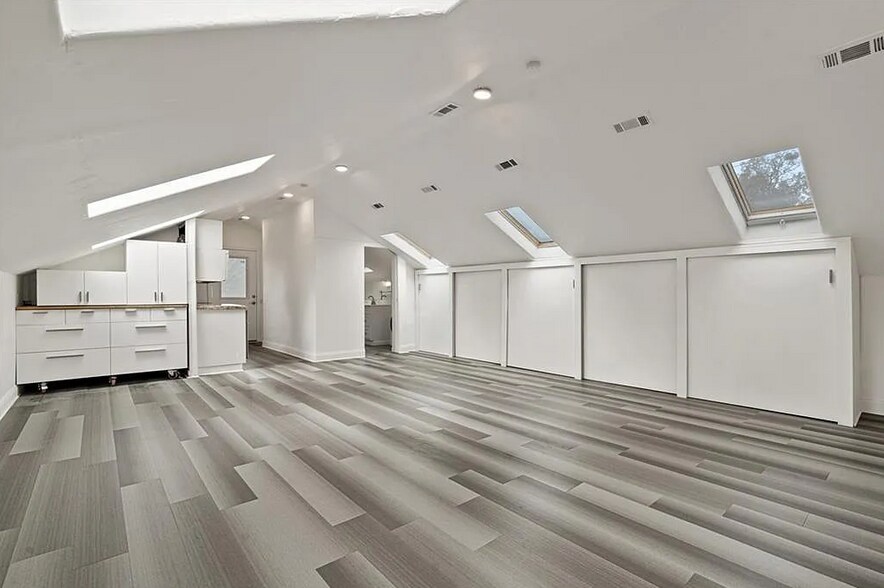 More Photos Of 7700 N Lamar Blvd, Austin Storefront Retail Office For Sale