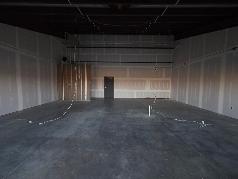 More Photos Of 5300 S Zero St, Fort Smith Storefront Retail Office For Sale