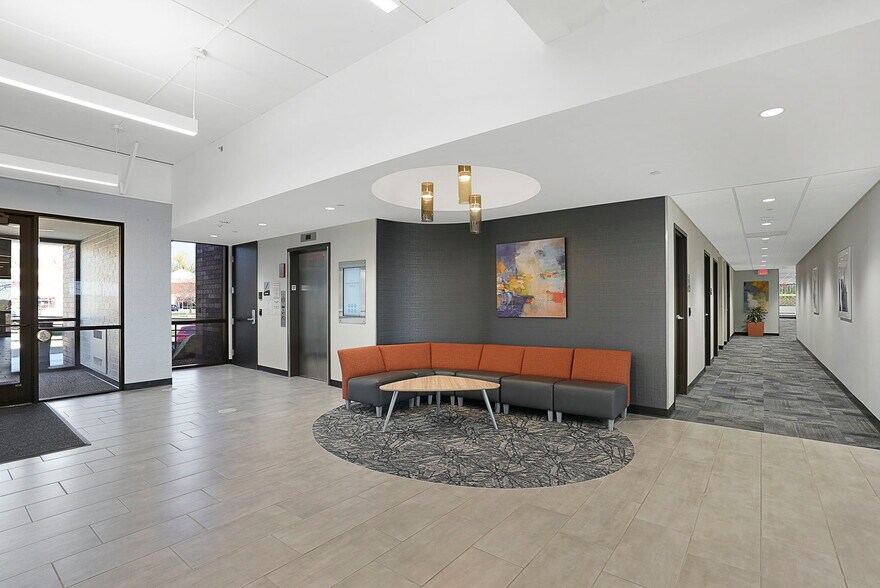 More Photos Of 13100 Wayzata Blvd, Minnetonka Office For Lease