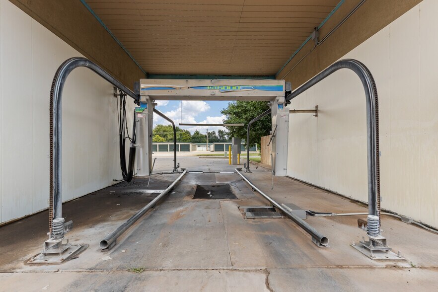 More Photos Of 1003 N Main St, Tonkawa Carwash For Sale