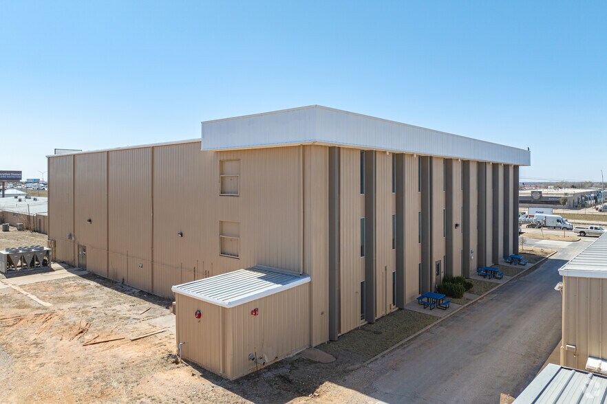 More Photos Of 8600 S I-35 Service Rd, Oklahoma City Warehouse For Sale