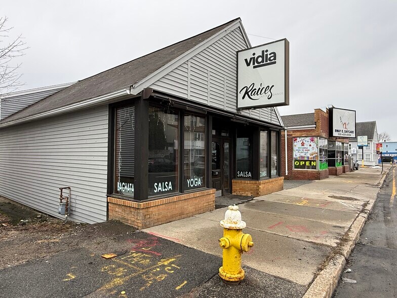 More Photos Of , Worcester General Retail For Sale