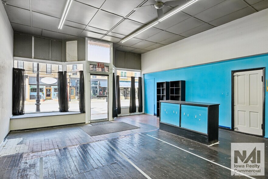 More Photos Of 113 E Main St, Anamosa General Retail For Sale