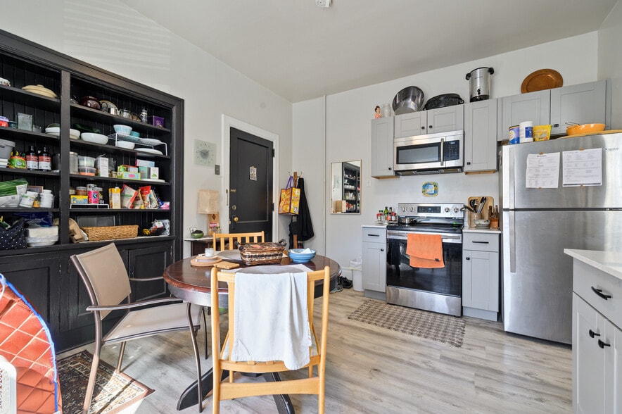 More Photos Of 815 McClure St, Munhall Apartments For Sale