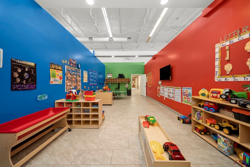 More Photos Of 1155 W 81st St, Chicago Daycare Center For Sale