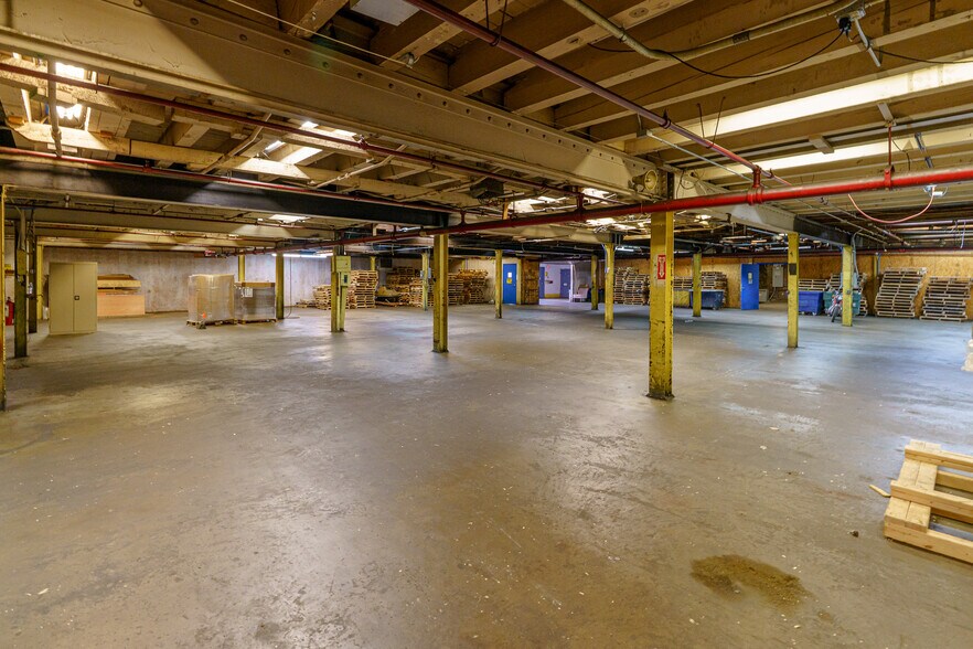 More Photos Of 2201-2235 W 110th St, Cleveland Warehouse For Lease