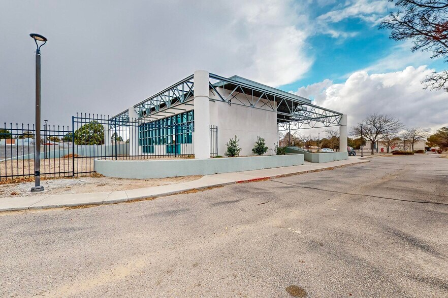 More Photos Of 6410 Gibson Blvd SE, Albuquerque Bank For Sale