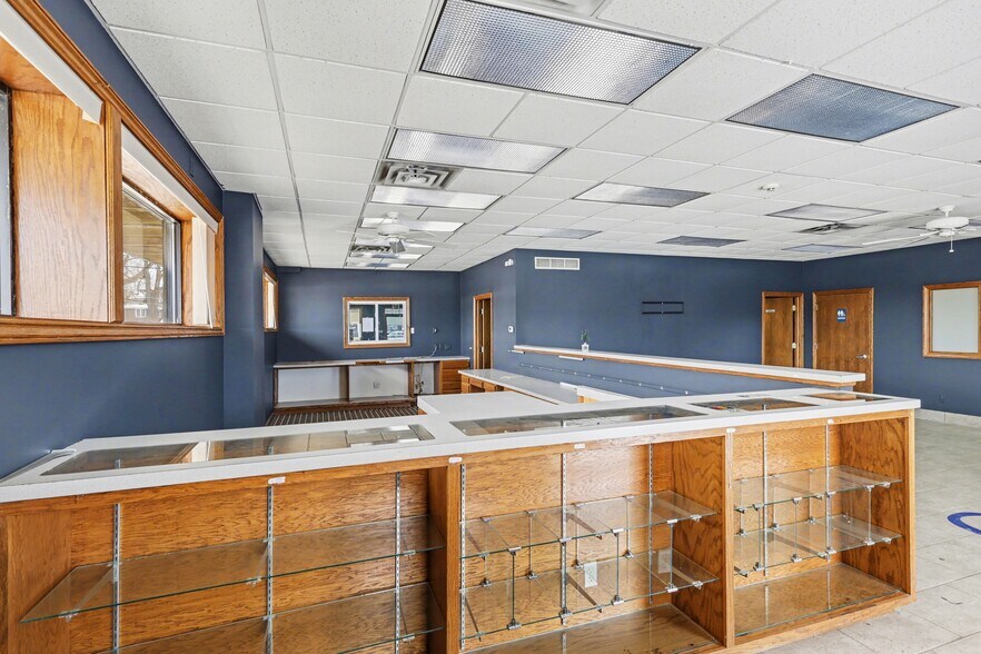 More Photos Of 801 W Main St, Owosso Office For Sale