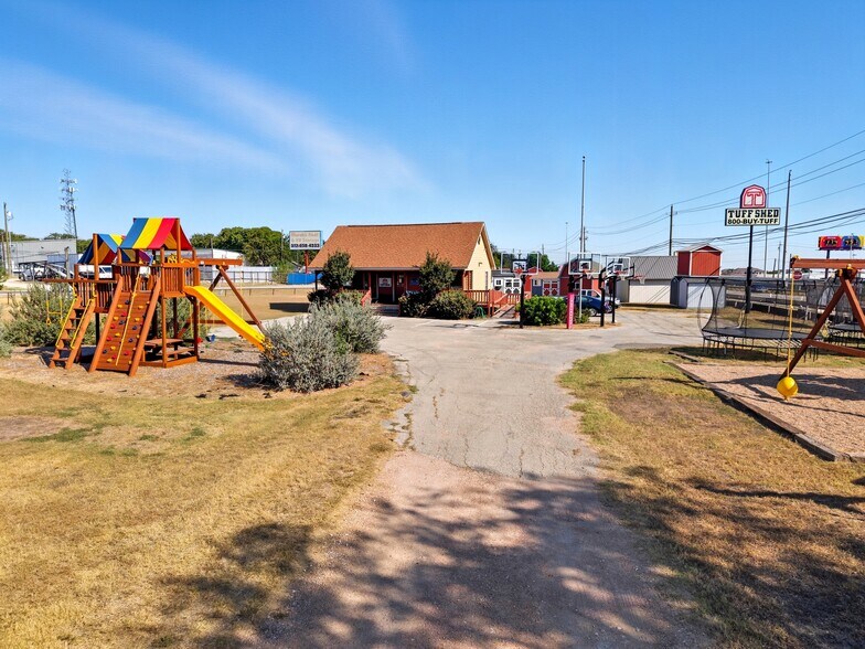 More Photos Of 15524 N Interstate 35, Austin Land For Sale