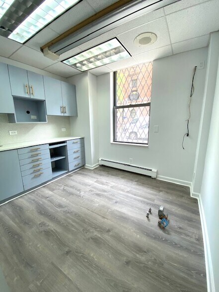 More Photos Of 15-17 Park Ave, New York Apartments For Lease