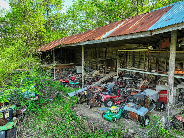 More Photos Of 100 S Magnolia Ave, Hubbard Auto Repair For Sale