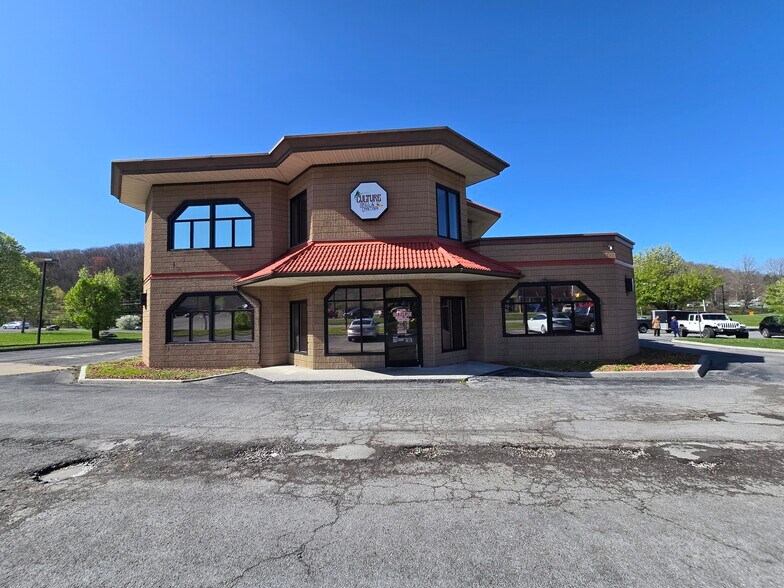More Photos Of 504 Commerce Dr, Bluefield Office For Sale