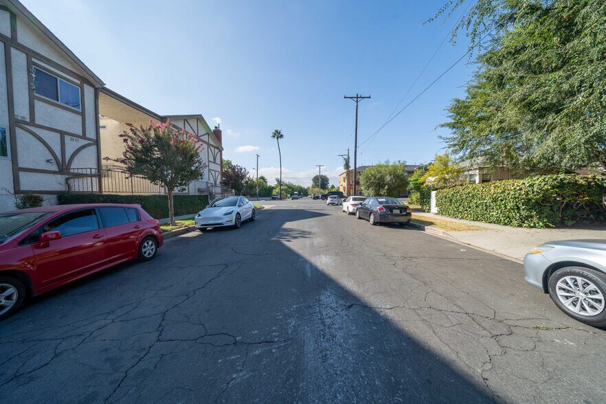 More Photos Of 14005 Victory Blvd, Van Nuys Multifamily For Sale