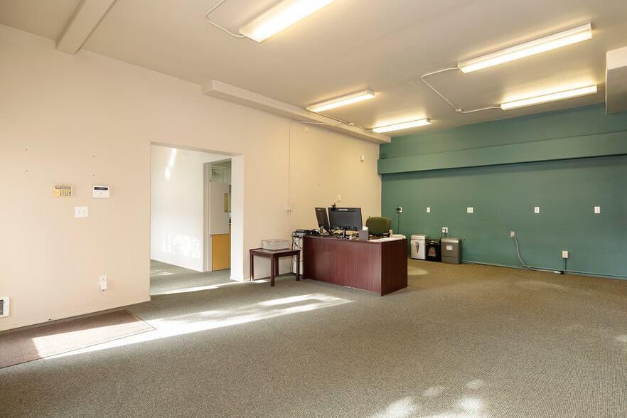 More Photos Of 3408 NE 65th St, Seattle Office Residential For Sale