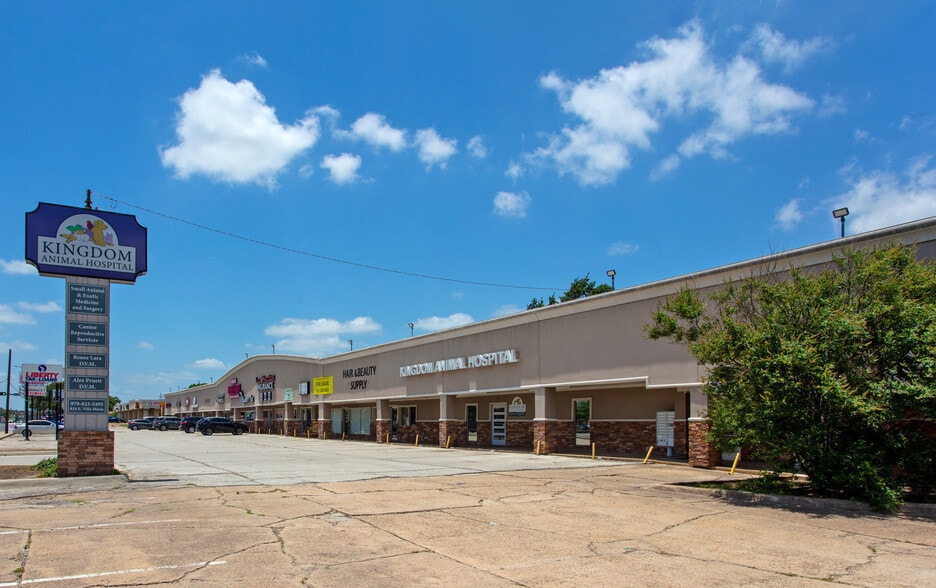 More Photos Of 800 E Villa Maria Rd, Bryan Storefront For Sale
