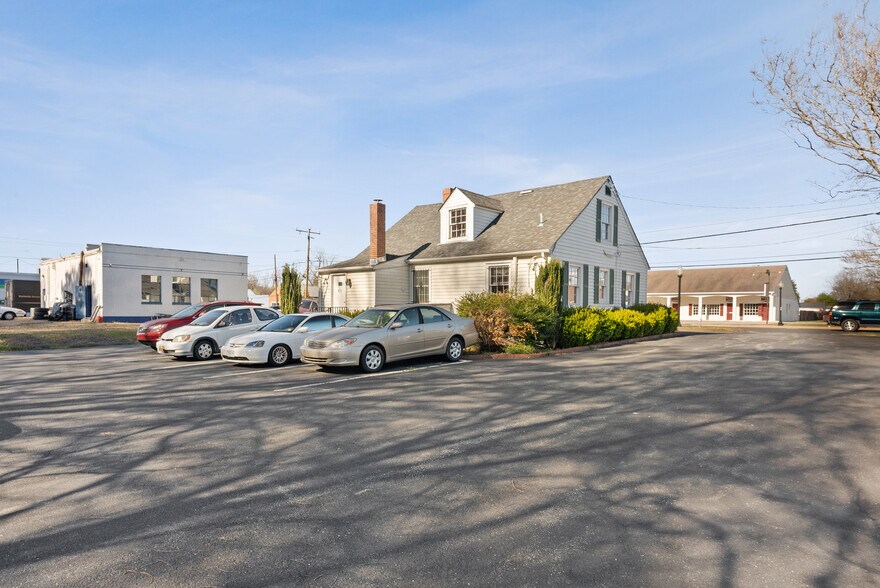 More Photos Of 605 E Nine Mile Rd, Highland Springs Office Residential For Sale