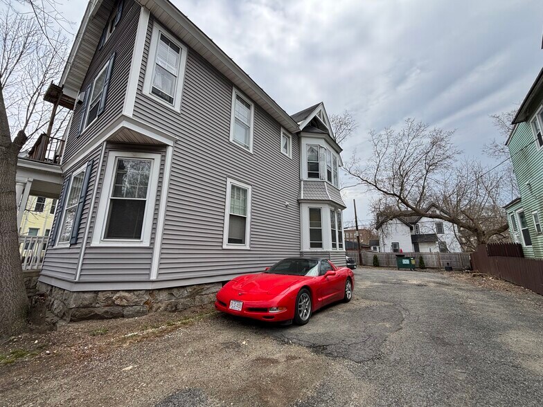 More Photos Of 31 Bartlett Ave, Pittsfield Apartments For Sale