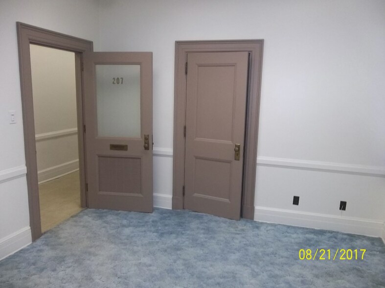 More Photos Of 201 E Methvin St, Longview Post Office For Lease