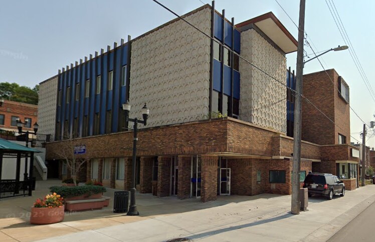 More Photos Of 101 S 1st St, Montevideo Office Residential For Sale