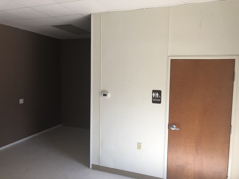 More Photos Of 2202 US Highway 380, Bridgeport Unknown For Lease