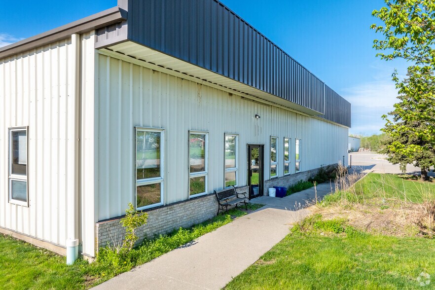 More Photos Of 26378 289th Pl, Adel Manufacturing For Sale