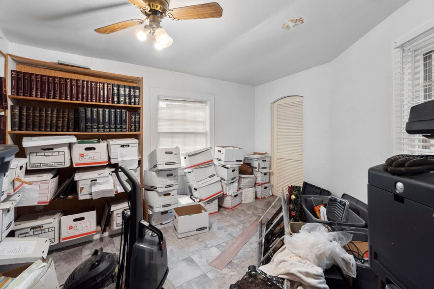 More Photos Of 8298 Main St, Ellicott City Office For Sale