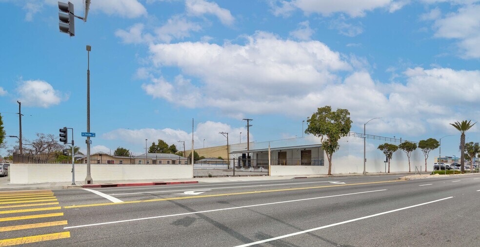 More Photos Of 4095 Firestone Blvd, South Gate General Retail For Lease