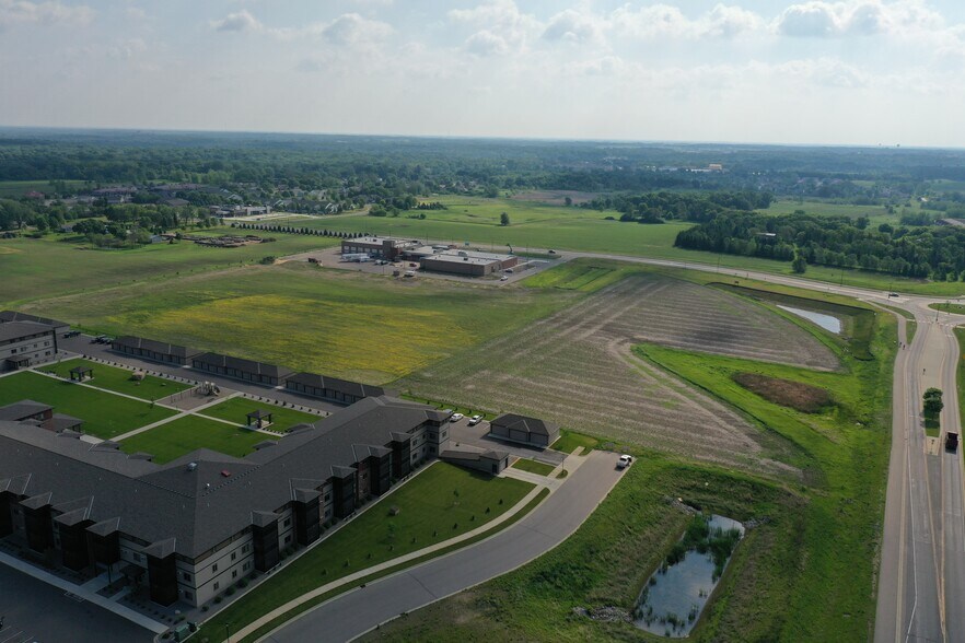 More Photos Of 1226 3rd St S, Sartell General Retail For Lease