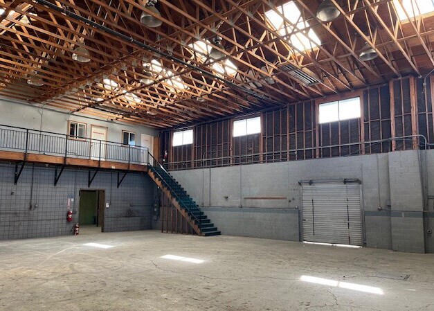 More Photos Of 121 N Main St, Riverside Warehouse For Sale