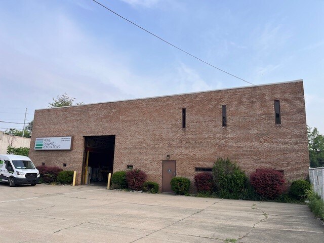 Primary Photo Of 7815 Harvard Ave, Cleveland Service For Sale