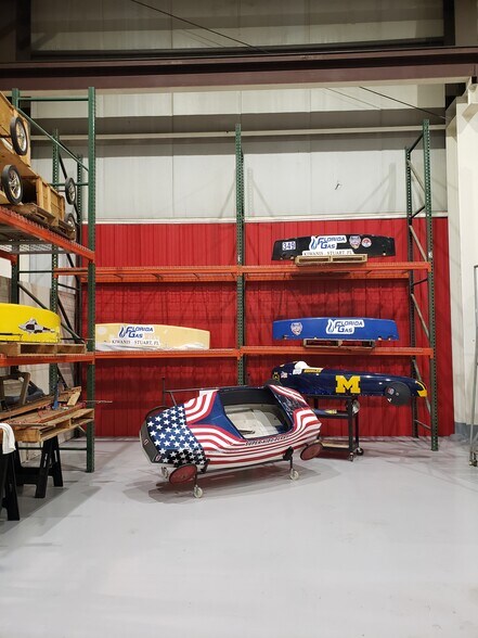 More Photos Of 1406-1414 E Pine St, Midland Warehouse For Lease